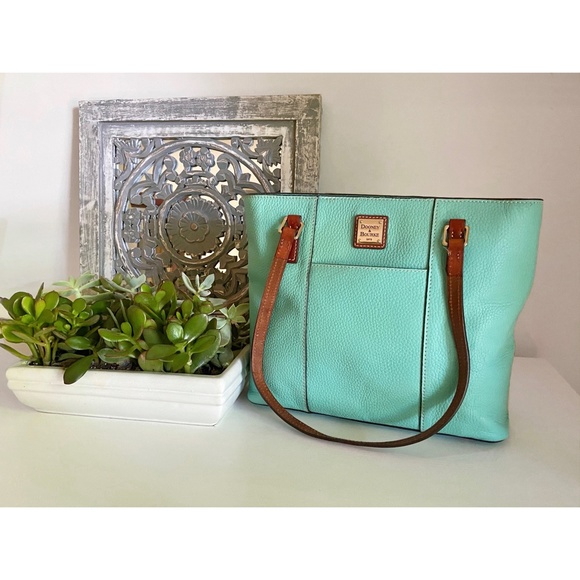 Dooney and Bourke tote - Picture 1 of 6